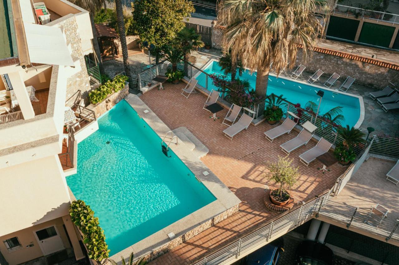 Hotel Residence La Palma Finale Ligure Exterior photo
