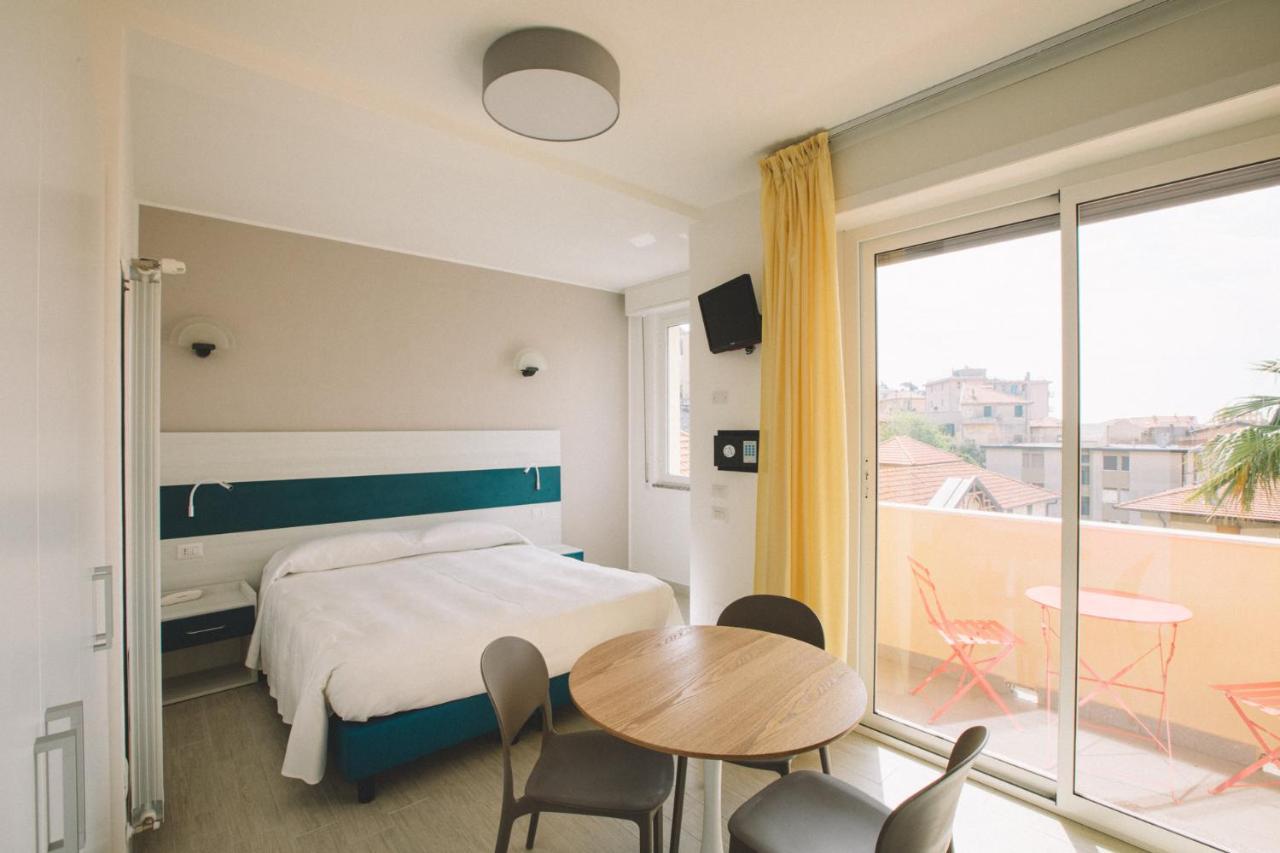 Hotel Residence La Palma Finale Ligure Exterior photo