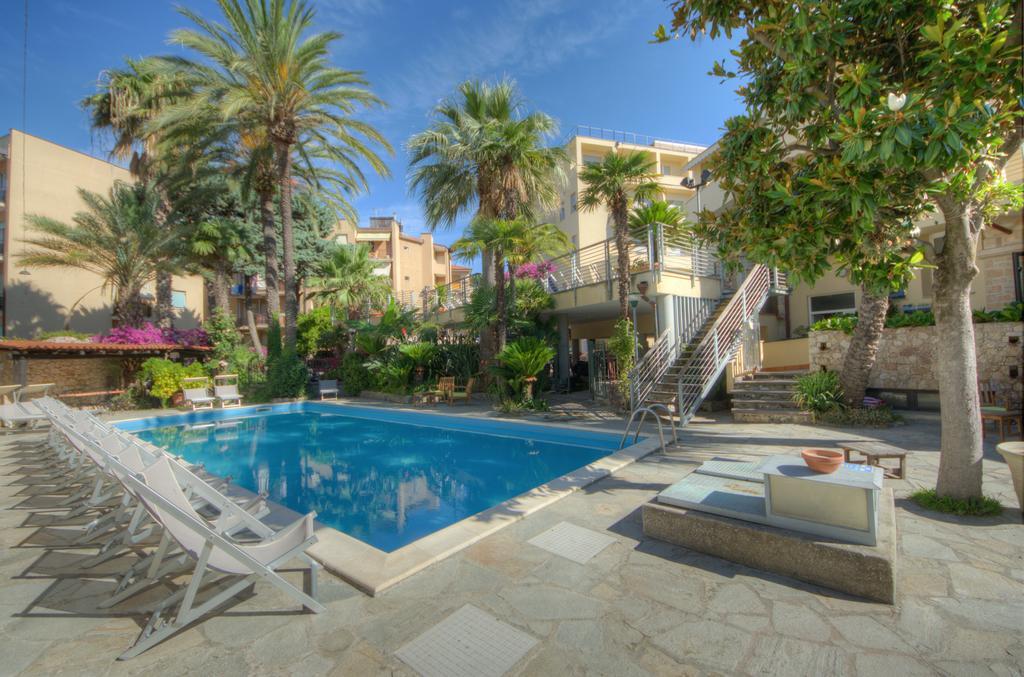 Hotel Residence La Palma Finale Ligure Exterior photo