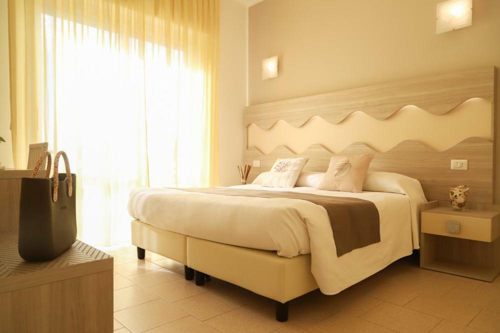 Hotel Residence La Palma Finale Ligure Exterior photo