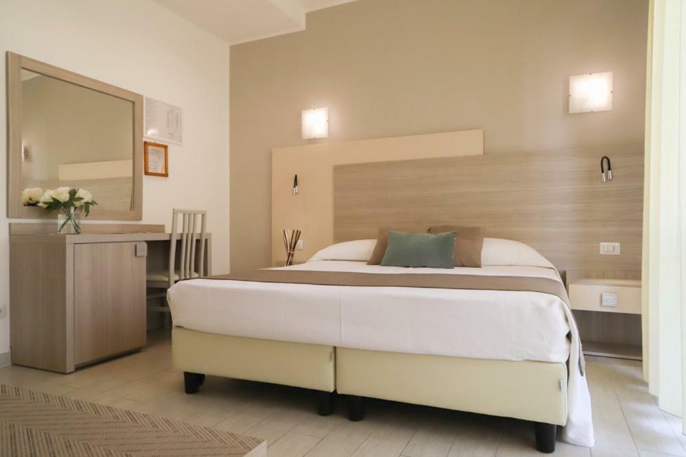 Hotel Residence La Palma Finale Ligure Exterior photo