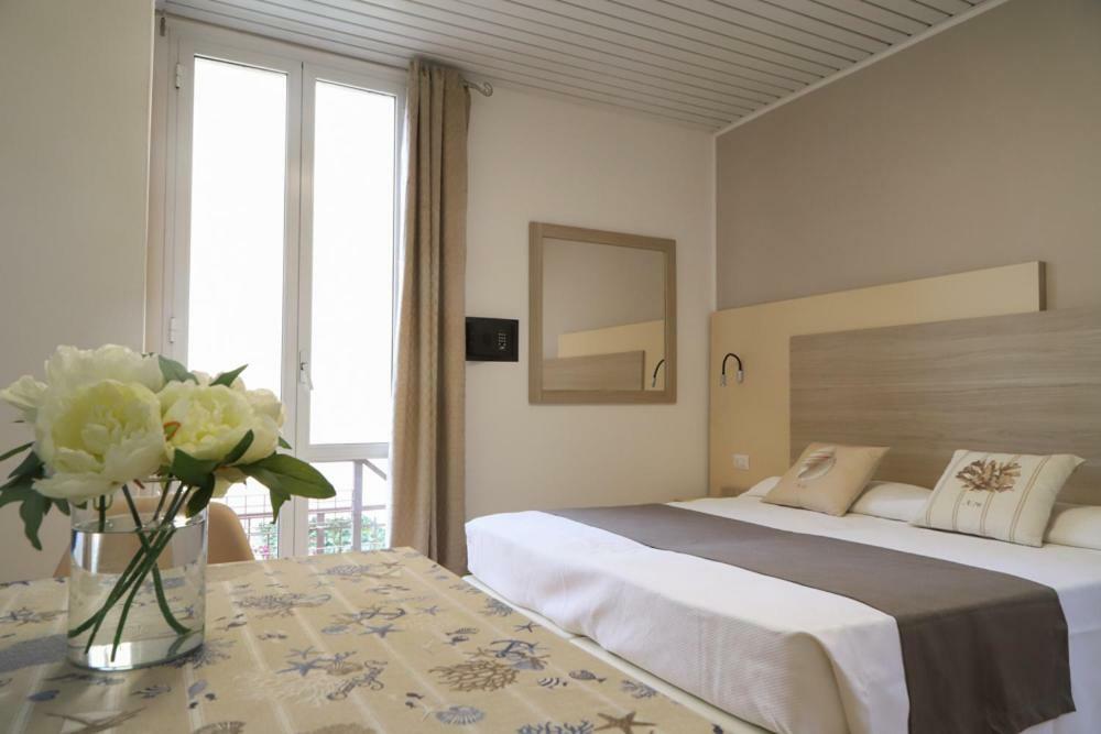 Hotel Residence La Palma Finale Ligure Exterior photo